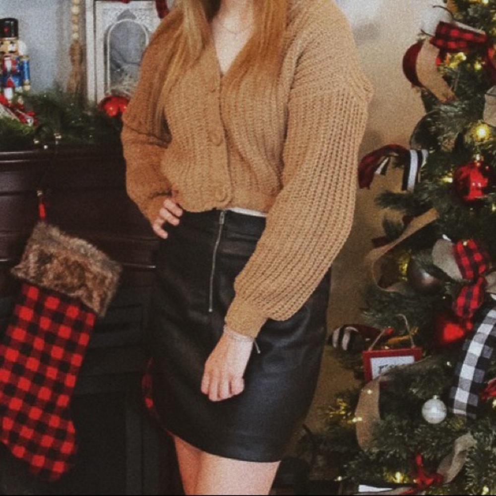 Cropped sweater
